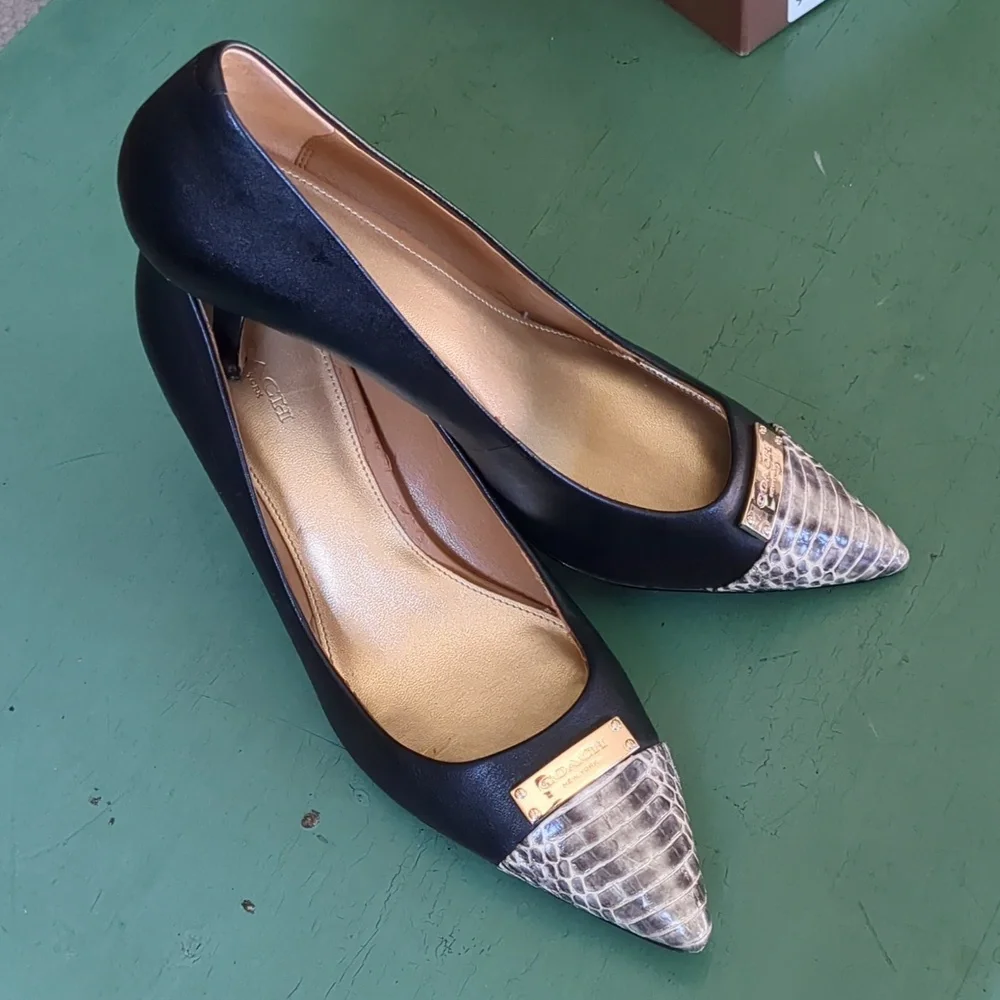 Coach Zan Two Tone Black/ Snake Skin heels Size 9 - Picture 14 of 16